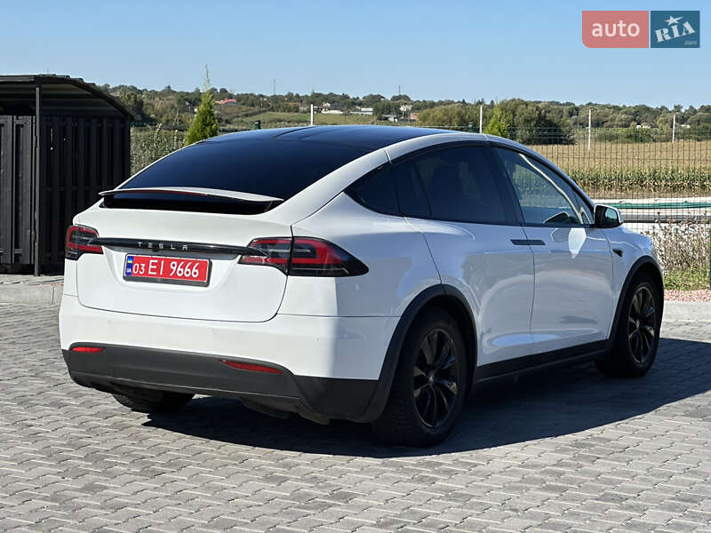 Позашляховик / Кросовер Tesla Model X 2016 в Вінниці