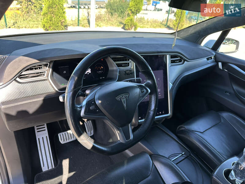Позашляховик / Кросовер Tesla Model X 2016 в Вінниці
