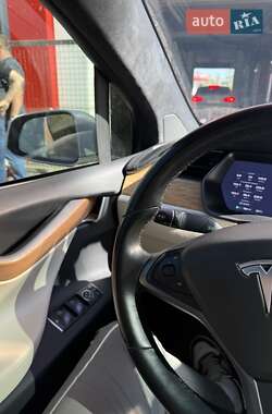 Позашляховик / Кросовер Tesla Model X 2020 в 