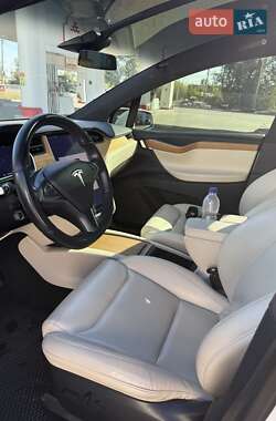 Позашляховик / Кросовер Tesla Model X 2020 в 