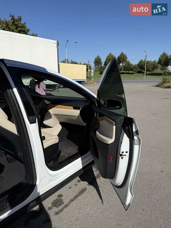 Позашляховик / Кросовер Tesla Model X 2020 в Дніпрі
