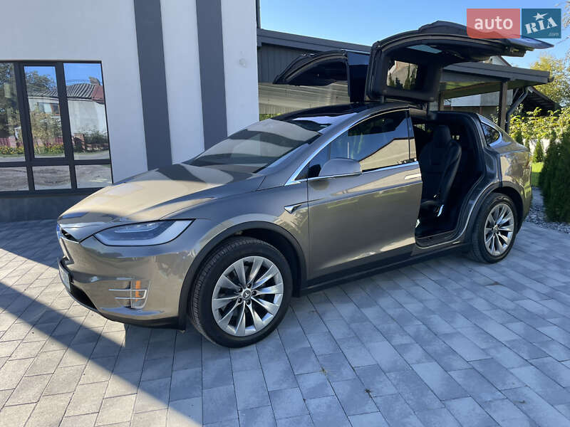 Внедорожник / Кроссовер Tesla Model X 2016 в Ивано-Франковске