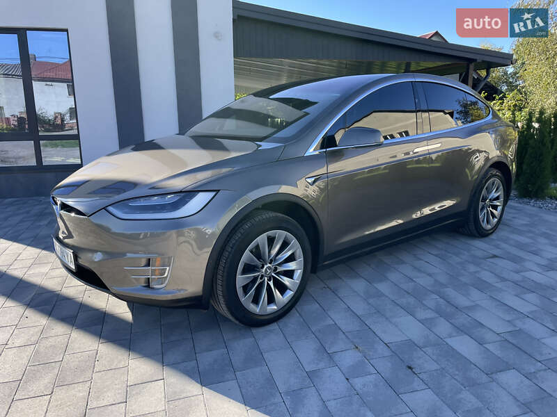 Внедорожник / Кроссовер Tesla Model X 2016 в Ивано-Франковске
