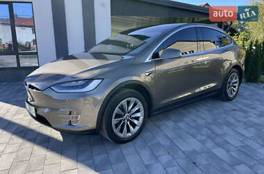 Внедорожник / Кроссовер Tesla Model X 2016 в 