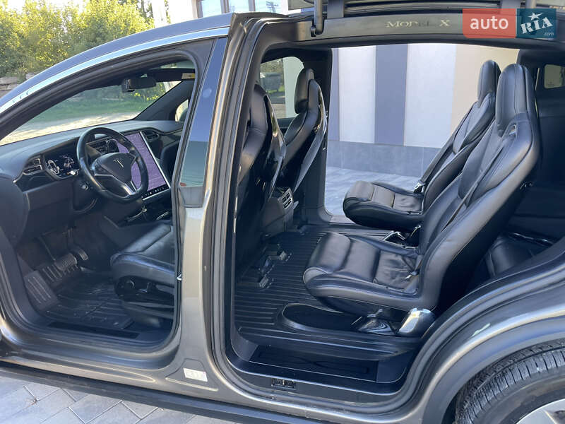 Внедорожник / Кроссовер Tesla Model X 2016 в Ивано-Франковске