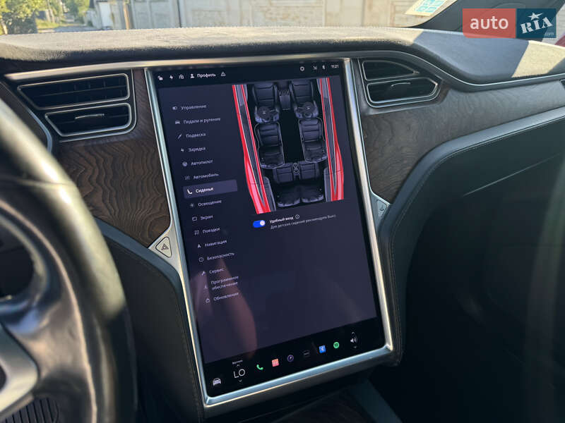 Позашляховик / Кросовер Tesla Model X 2017 в Львові