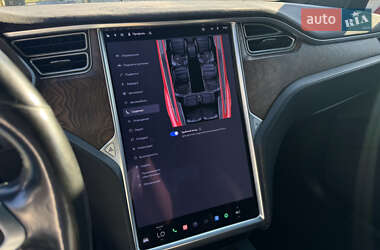 Позашляховик / Кросовер Tesla Model X 2017 в 