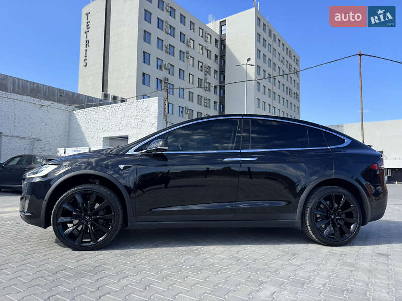 Позашляховик / Кросовер Tesla Model X 2017 в Вінниці