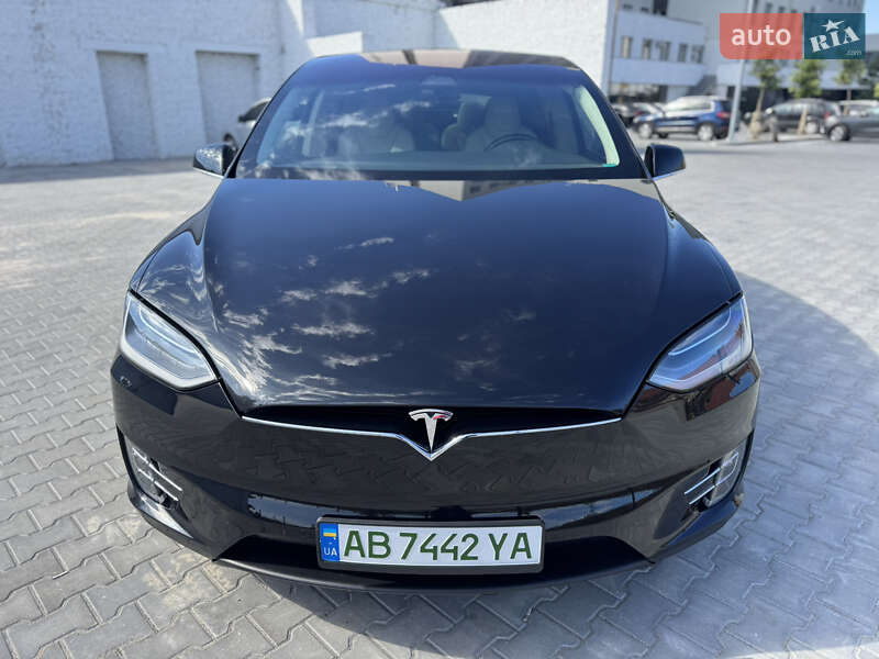 Позашляховик / Кросовер Tesla Model X 2017 в Вінниці