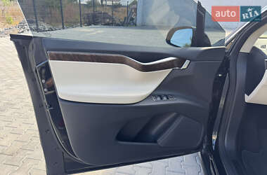 Внедорожник / Кроссовер Tesla Model X 2017 в 
