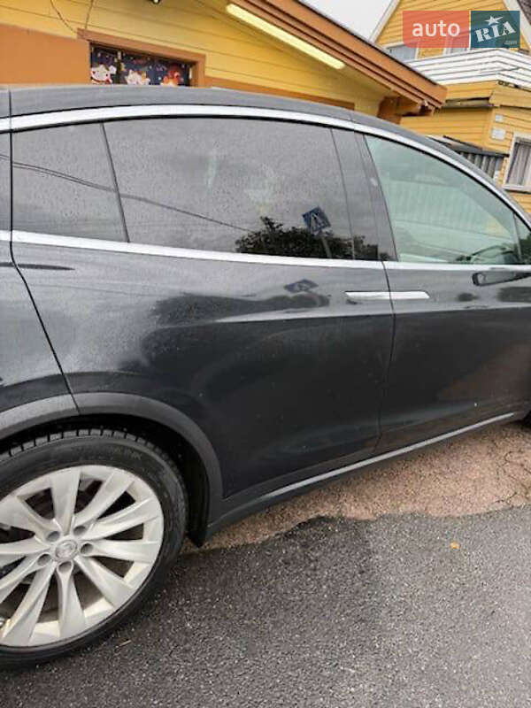 Позашляховик / Кросовер Tesla Model X 2017 в Одесі
