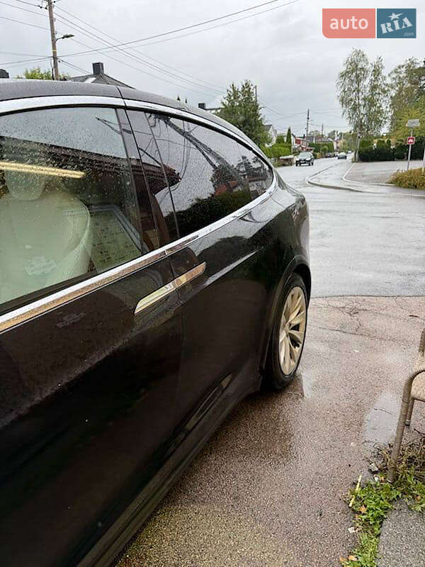 Позашляховик / Кросовер Tesla Model X 2017 в Одесі