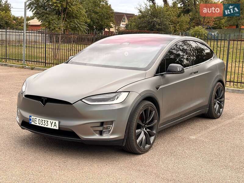 Позашляховик / Кросовер Tesla Model X 2019 в 