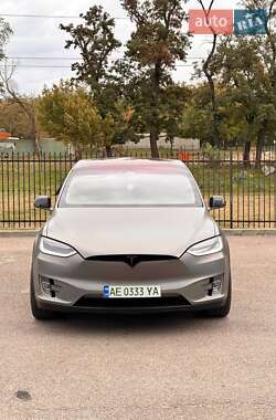 Позашляховик / Кросовер Tesla Model X 2019 в 