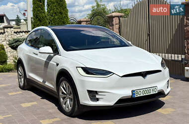 Позашляховик / Кросовер Tesla Model X 2017 в 