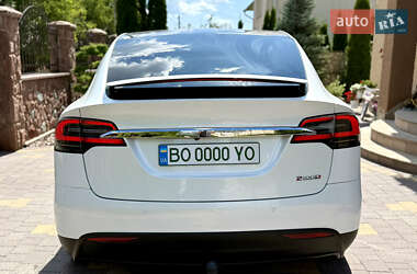 Позашляховик / Кросовер Tesla Model X 2017 в 