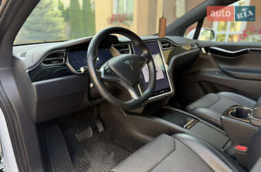 Позашляховик / Кросовер Tesla Model X 2017 в 
