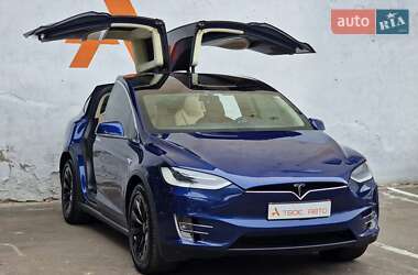 Позашляховик / Кросовер Tesla Model X 2016 в 