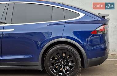 Позашляховик / Кросовер Tesla Model X 2016 в 