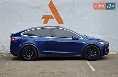 Позашляховик / Кросовер Tesla Model X 2016 в 