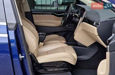 Позашляховик / Кросовер Tesla Model X 2016 в 