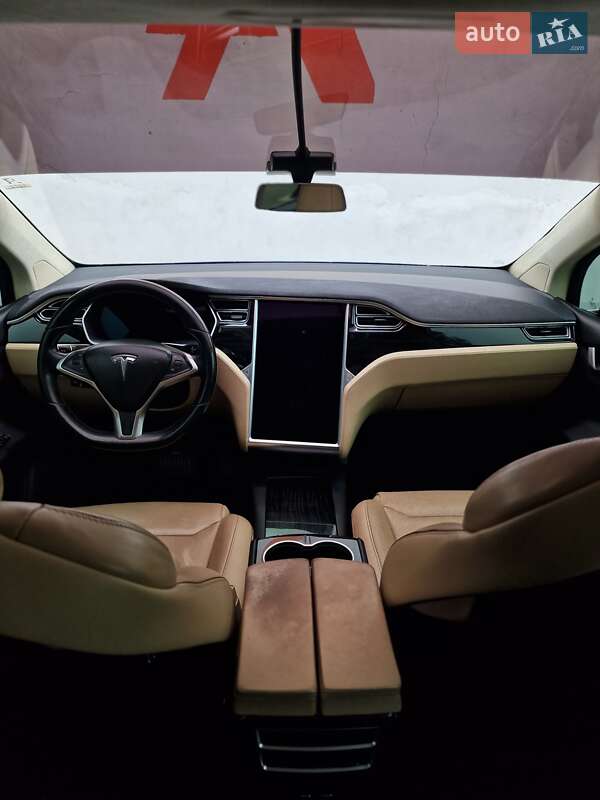 Позашляховик / Кросовер Tesla Model X 2016 в Одесі