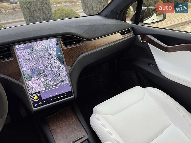 Позашляховик / Кросовер Tesla Model X 2019 в Дніпрі фото 35 Позашляховик / Кросовер Tesla Model X 2019 в Дніпрі
