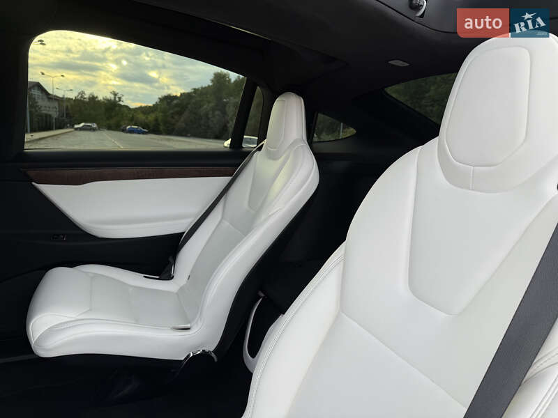 Позашляховик / Кросовер Tesla Model X 2019 в Дніпрі фото 40 Позашляховик / Кросовер Tesla Model X 2019 в Дніпрі