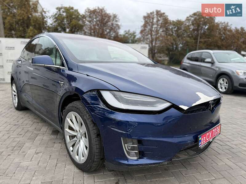 Внедорожник / Кроссовер Tesla Model X 2017 в Луцке
