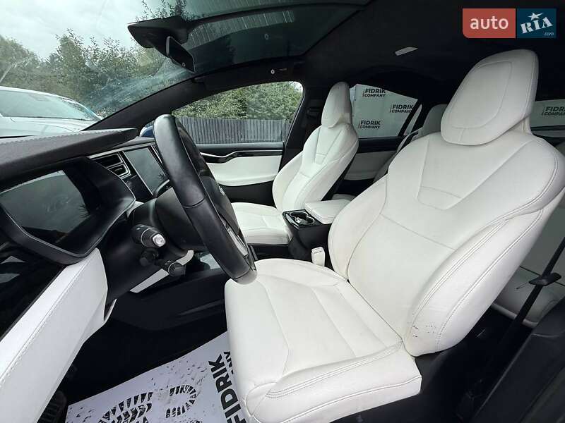 Внедорожник / Кроссовер Tesla Model X 2017 в Луцке