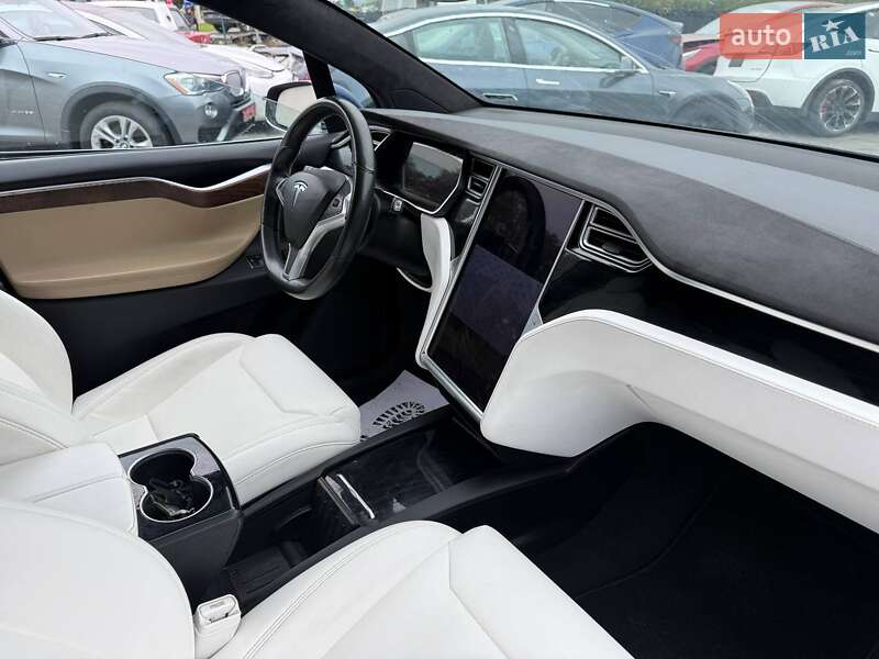 Внедорожник / Кроссовер Tesla Model X 2017 в Луцке