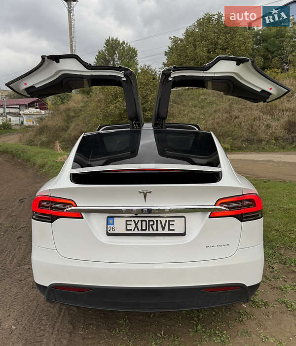Внедорожник / Кроссовер Tesla Model X 2019 в Черновцах