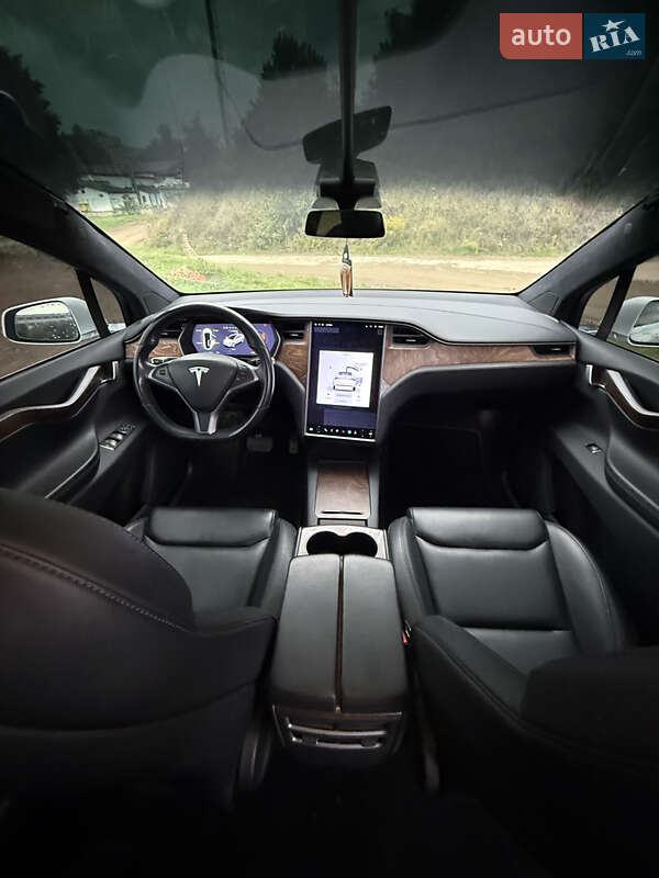 Внедорожник / Кроссовер Tesla Model X 2019 в Черновцах