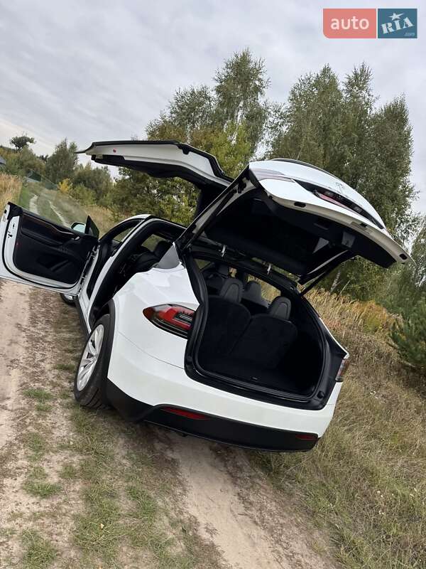 Позашляховик / Кросовер Tesla Model X 2020 в Києві фото 33 Позашляховик / Кросовер Tesla Model X 2020 в Києві