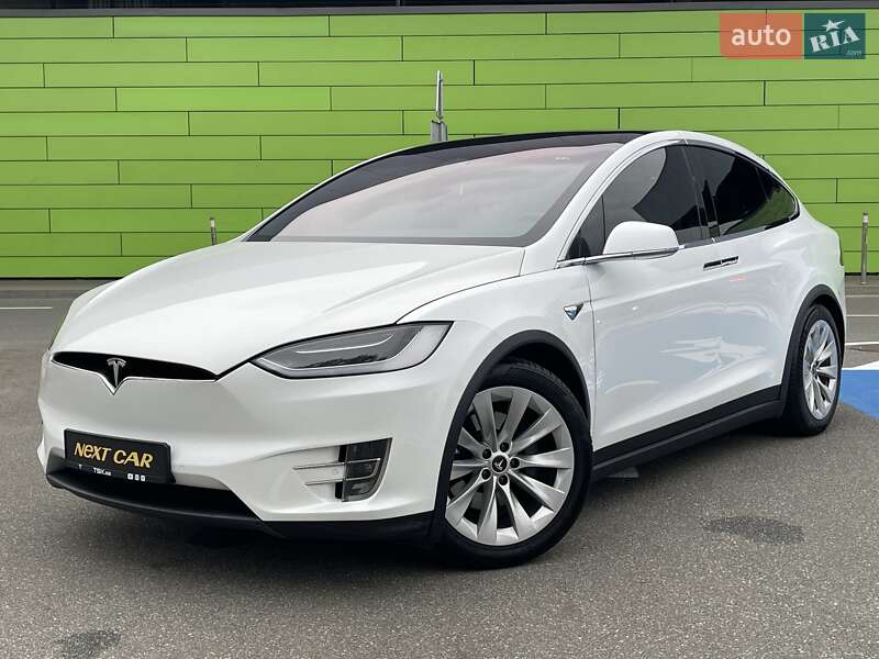 Tesla Model X 2019