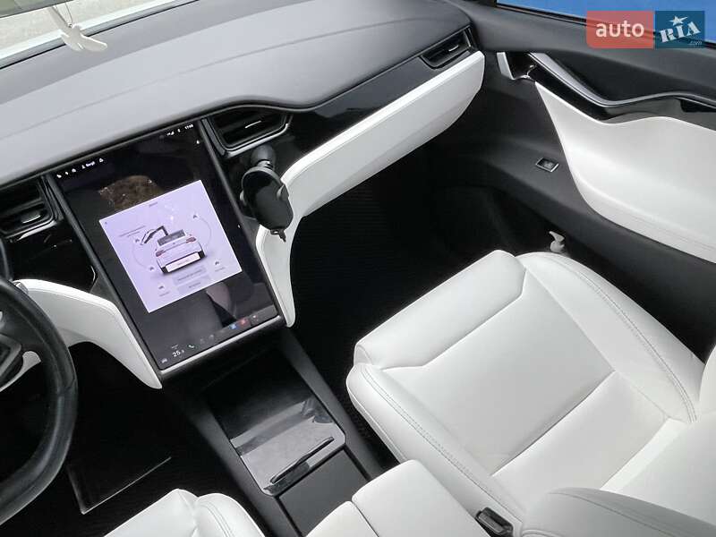 Внедорожник / Кроссовер Tesla Model X 2019 в Киеве