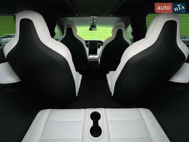 Внедорожник / Кроссовер Tesla Model X 2019 в Киеве