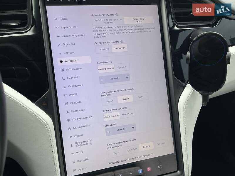 Внедорожник / Кроссовер Tesla Model X 2019 в Киеве
