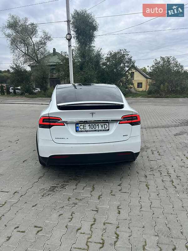 Позашляховик / Кросовер Tesla Model X 2016 в Чернівцях