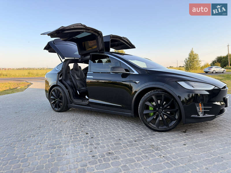 Позашляховик / Кросовер Tesla Model X 2018 в Дрогобичі