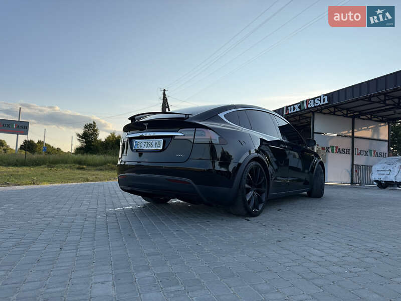 Позашляховик / Кросовер Tesla Model X 2018 в Дрогобичі