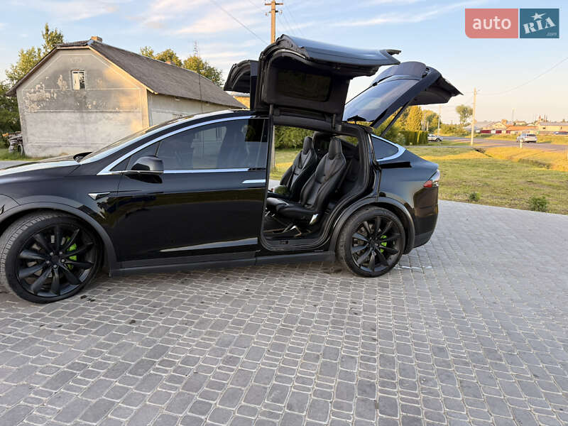 Позашляховик / Кросовер Tesla Model X 2018 в Дрогобичі
