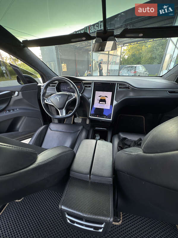 Позашляховик / Кросовер Tesla Model X 2018 в Дрогобичі