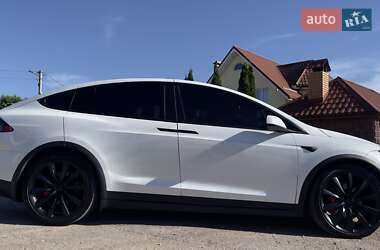 Позашляховик / Кросовер Tesla Model X 2019 в 