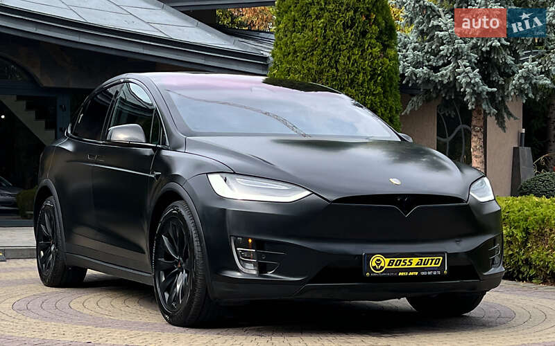 Tesla Model X 2019