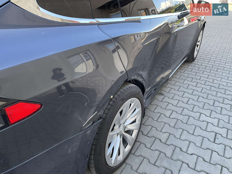 Внедорожник / Кроссовер Tesla Model X 2017 в Луцке