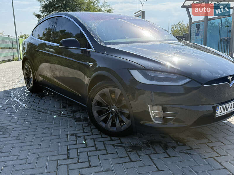 Позашляховик / Кросовер Tesla Model X 2017 в Кропивницькому