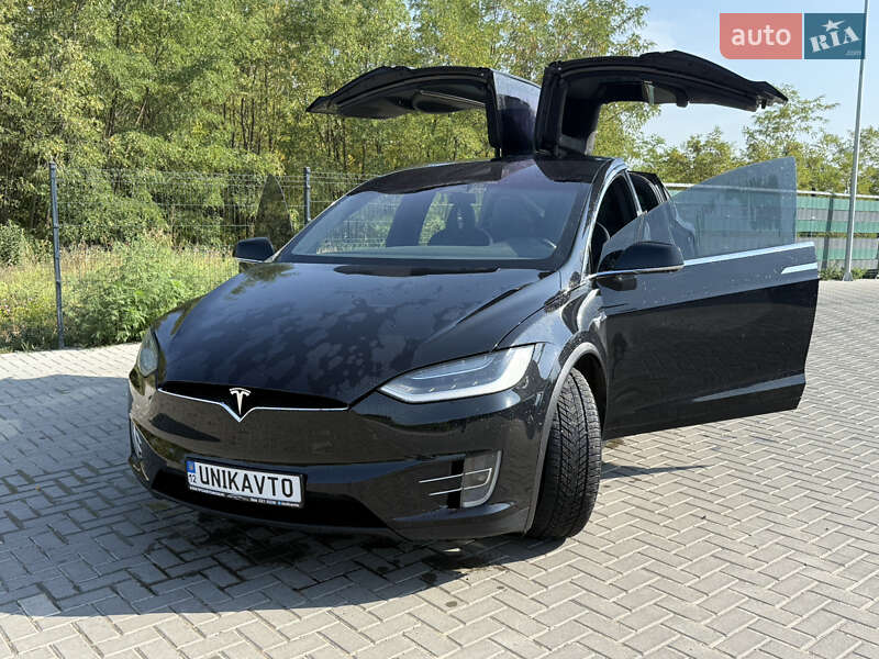 Позашляховик / Кросовер Tesla Model X 2017 в Кропивницькому