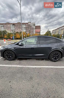 Позашляховик / Кросовер Tesla Model X 2024 в 