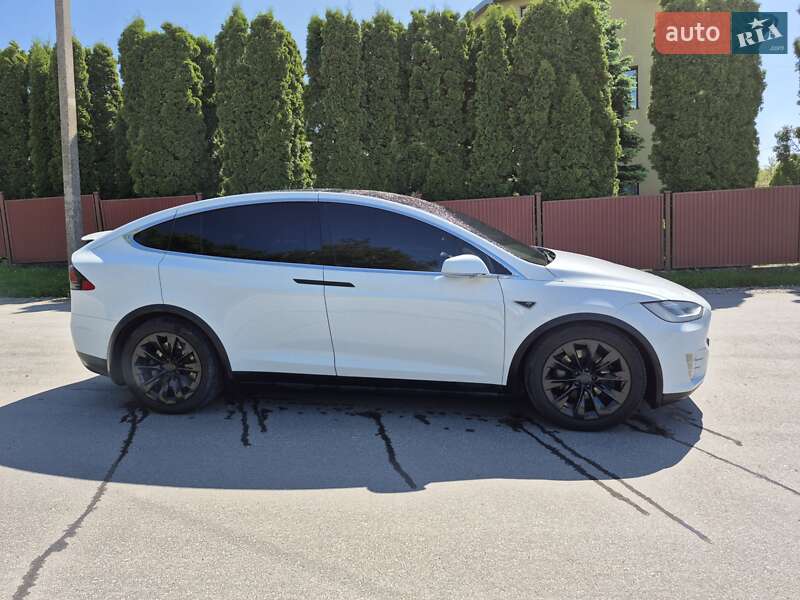 Внедорожник / Кроссовер Tesla Model X 2016 в Тернополе
